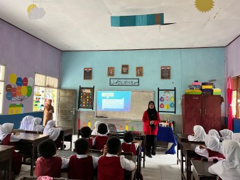 Penyuluhan Kesehatan Penggunaan HP untuk Anak SD